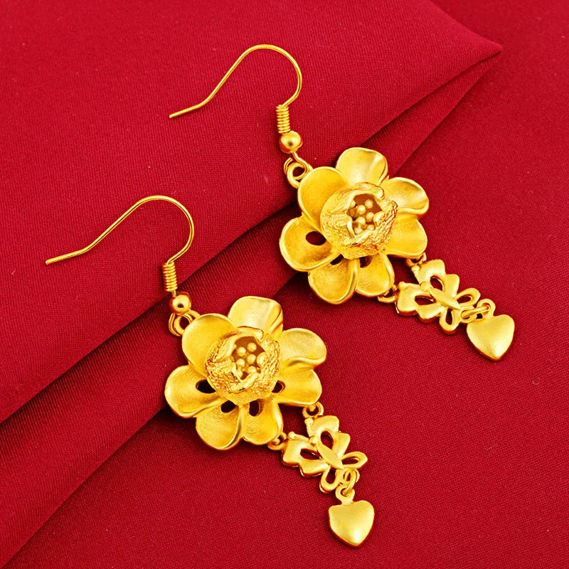 Pendientes Flor y Corazón AURFU • Elegancia Floral chapados en oro 18K